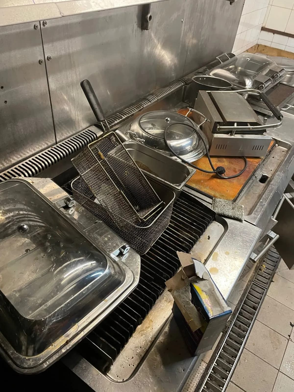 Nettoyage d'une cuisine professionnelle