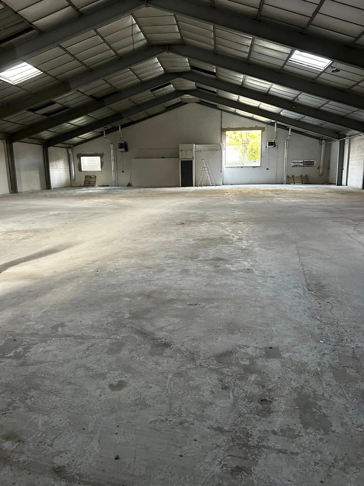 Nettoyage de hangar industriel